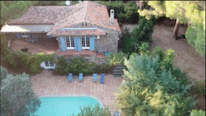 GOLFE DE ST TROPEZ Mas Provençal Bord de Mer Patio et Piscine